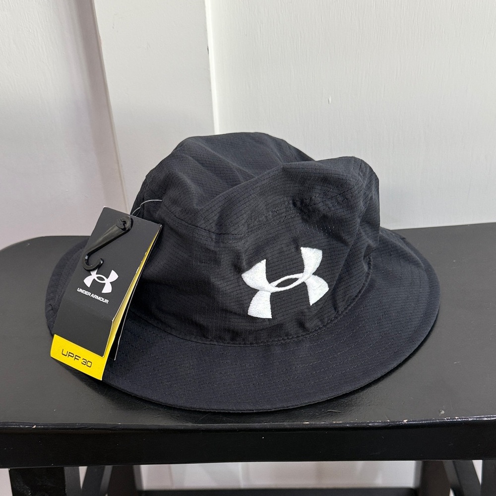 Under Armour Black and White Bucket Hat - UA Golf size LG/XL